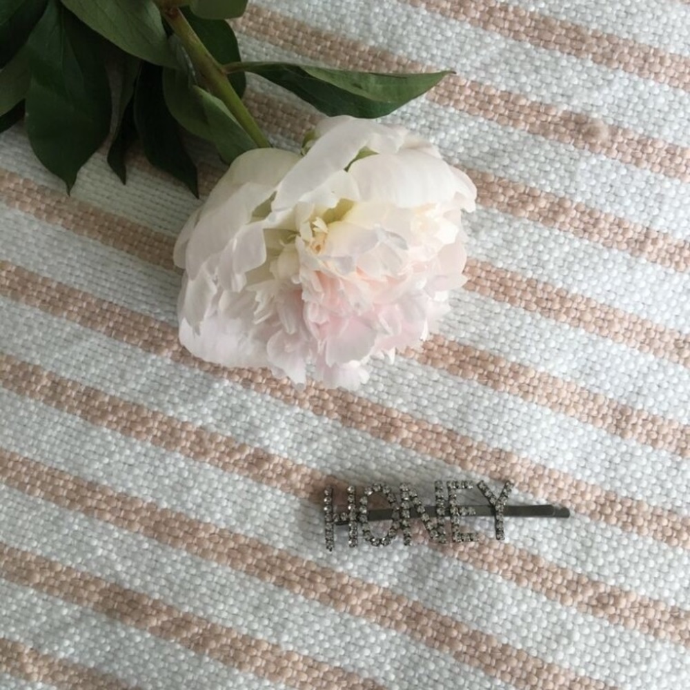 HONEY Hair Barrette